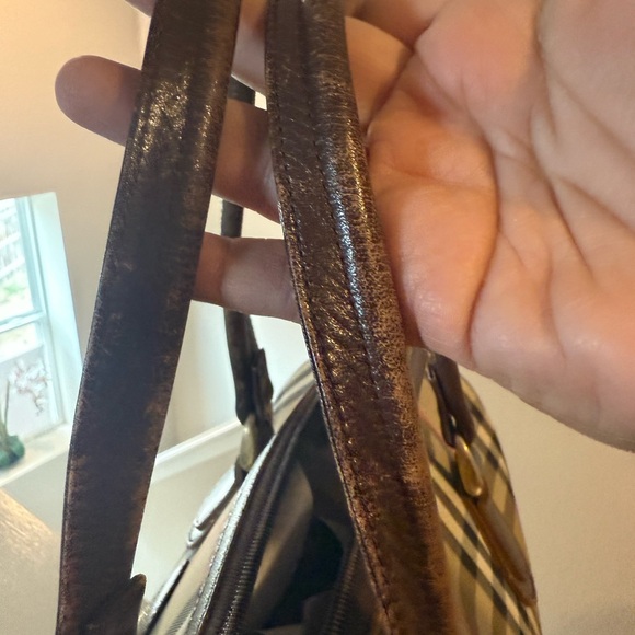 vintage Burberry Boston bag featuring the iconic Haymarket bag - Picture 5 of 16